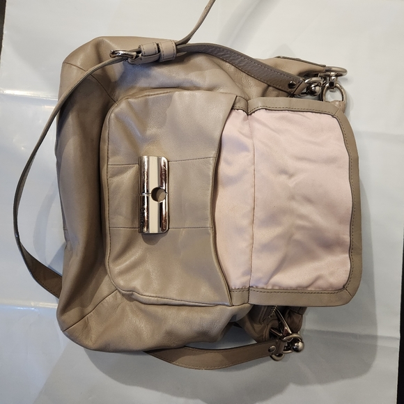 🩶Cute🩶 Coach🩶 leather crossbody bag - Picture 9 of 16